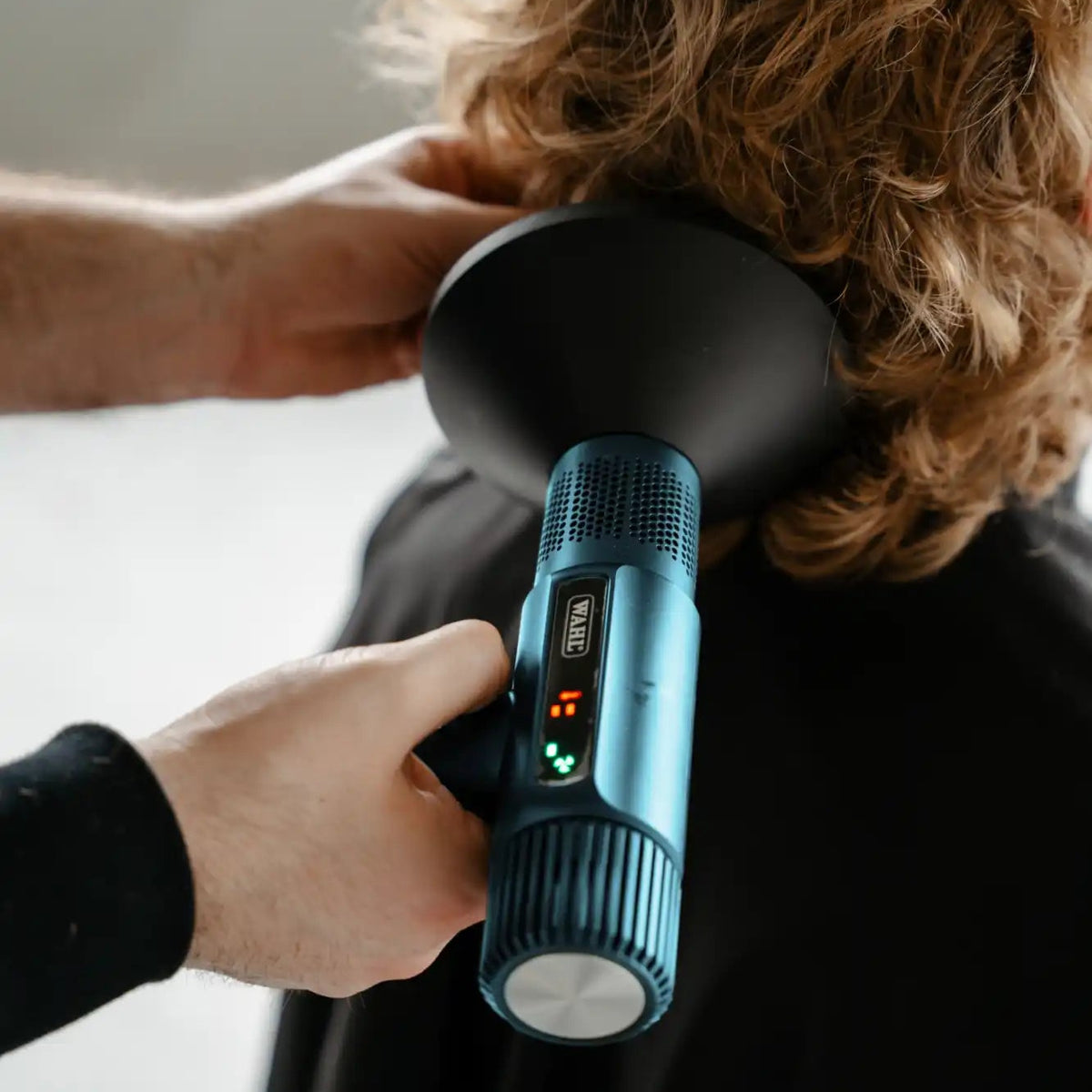 Wahl Vanquish CoolBlue Hajszárító + AlterEgo Tejszínhab 75ml